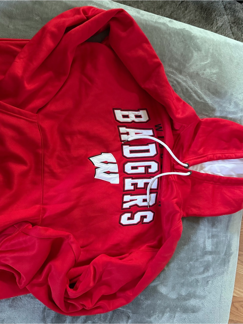 Colosseum Red Badgers Hooded Pullover for Kids